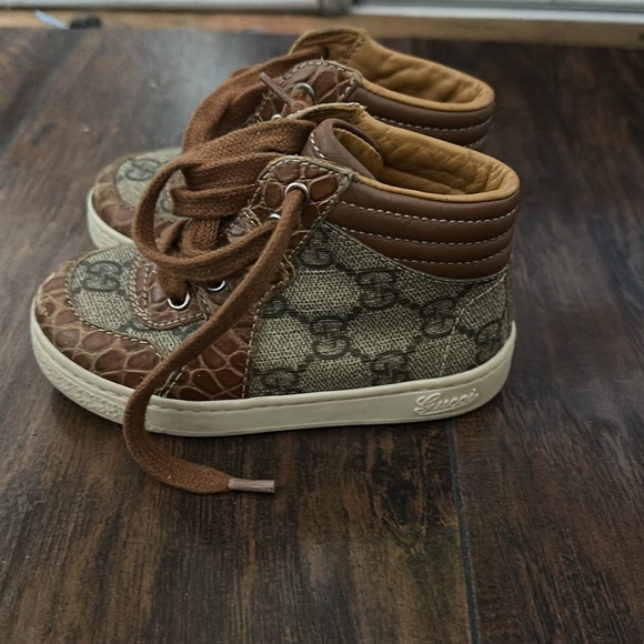 Authentic Gucci Kids Leather High Top Web Toddler Sneakers. - Picture 3 of 6